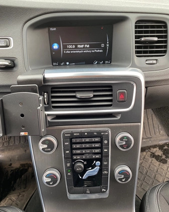 Volvo V60 cena 47500 przebieg: 208762, rok produkcji 2014 z Brzesko małe 211